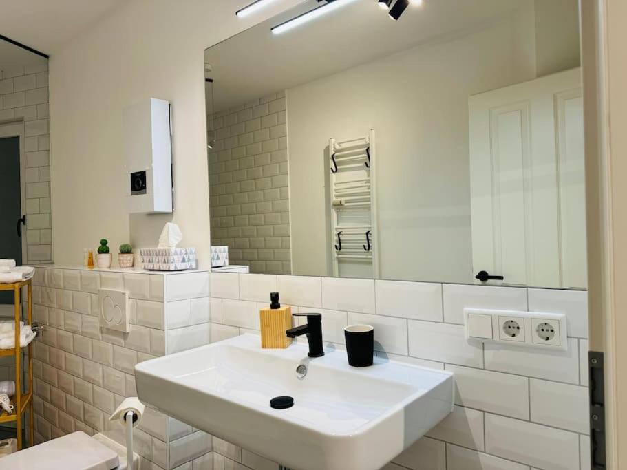 Klassen Stay - Designer Apartment Fuer 6 - Zentral - 2X Kingsize Essen Extérieur photo